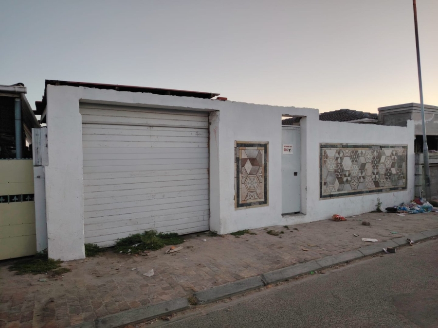 2 Bedroom Property for Sale in Pelican Park Western Cape